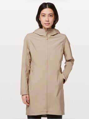 LULULEMON | Rain Rebel Jacket in Sandlot